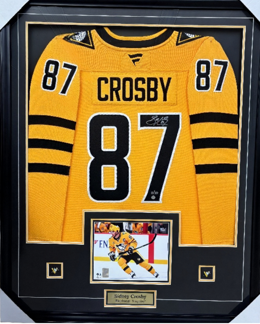 Framed Sidney Crosby Autographed Pittsburgh Penguins Fanatics 2025-26 Alternate Jersey LE /87