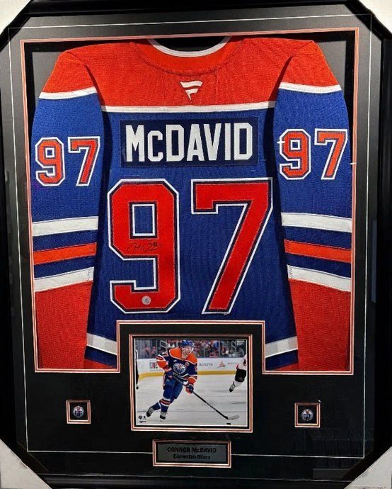 Framed Connor McDavid Autographed Edmonton Oilers Fanatics On Ice Authentic Jersey
