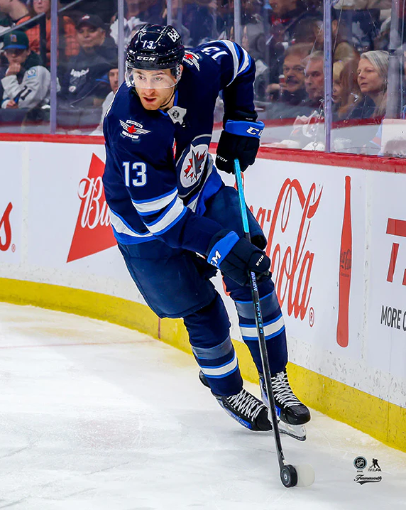 Pre-Order - Gabriel Vilardi Autographed Winnipeg Jets Home 8x10 Photo