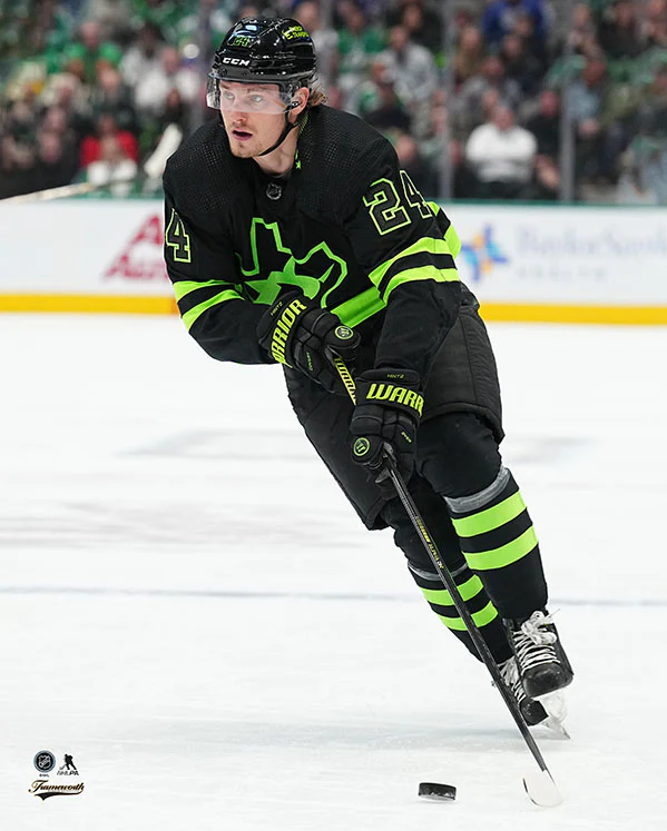 Pre-Order - Roope Hintz - Autographed Dallas Stars Alternate 8x10 Photo