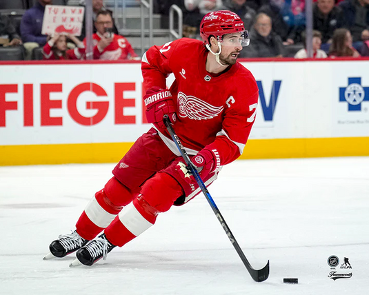 Pre-Order - Dylan Larkin - Autographed Detroit Red Wings Home Horizontal 8x10 Photo