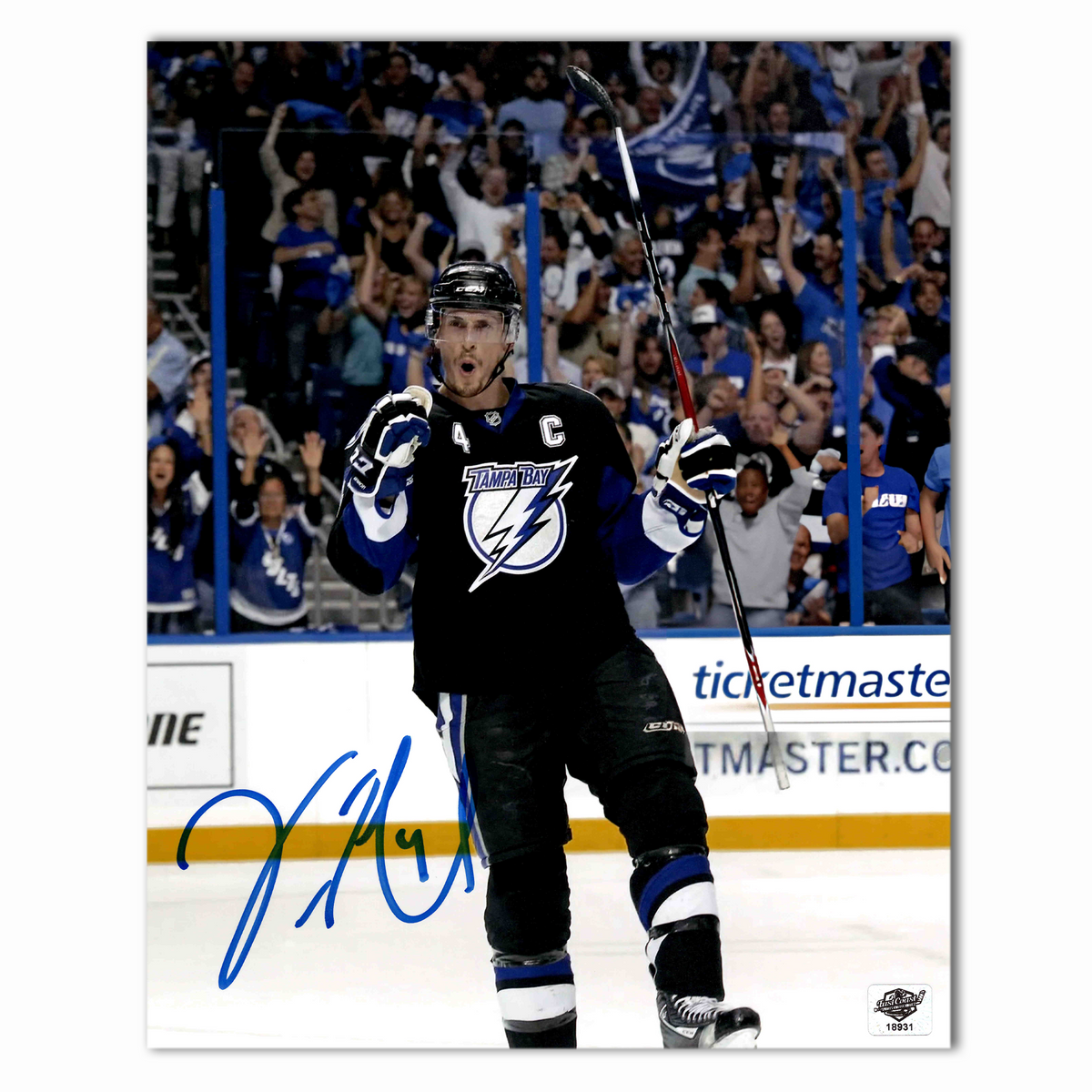 Vincent Lecavalier Autographed Tampa Bay Lightning Celebrating 8x10 Photo